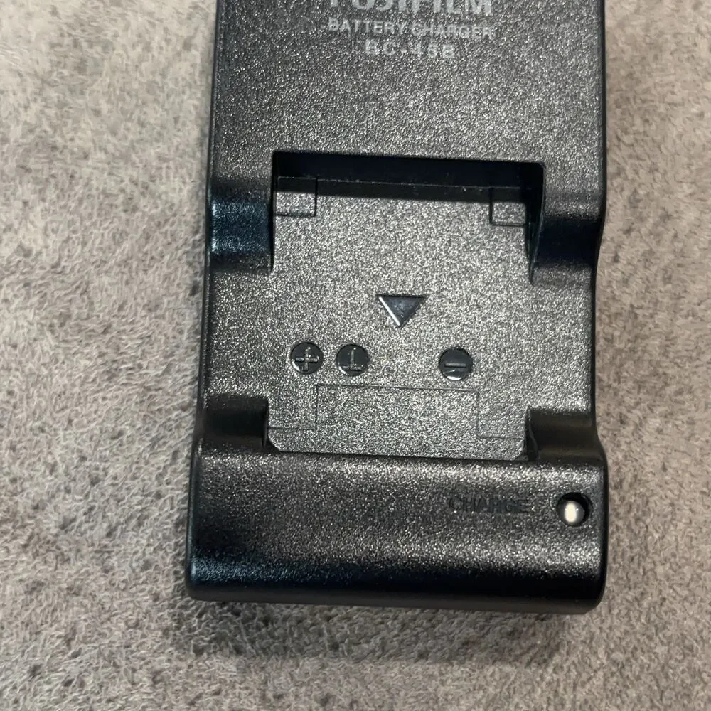 Fujifilm BC-45B Battery Charger Black Foldable Plug Camera original OEM ￼